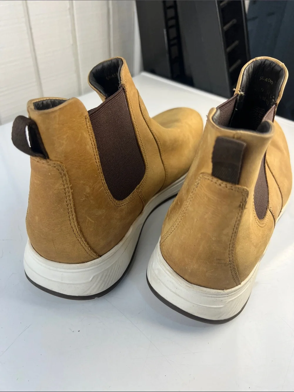 Johnston & Murphy Men's Tan Chukka Slip-On Boots